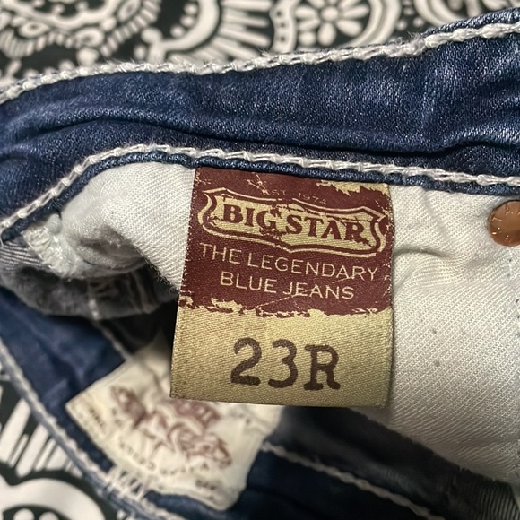 Big Star Jeans. Style: Jenae Size: 23R - Picture 5 of 7